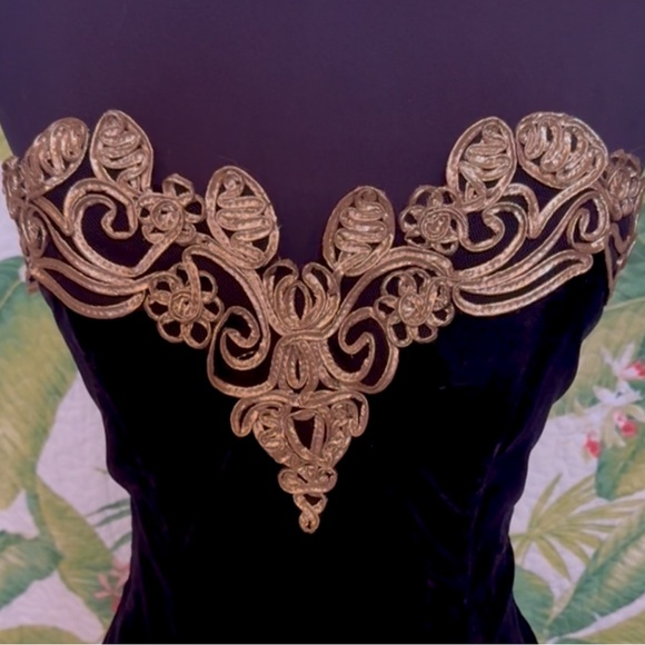 LIKE NEW! Soft Black Velvet Strapless Dress Gold Floral Embroidering Tulle Skirt - Picture 4 of 6